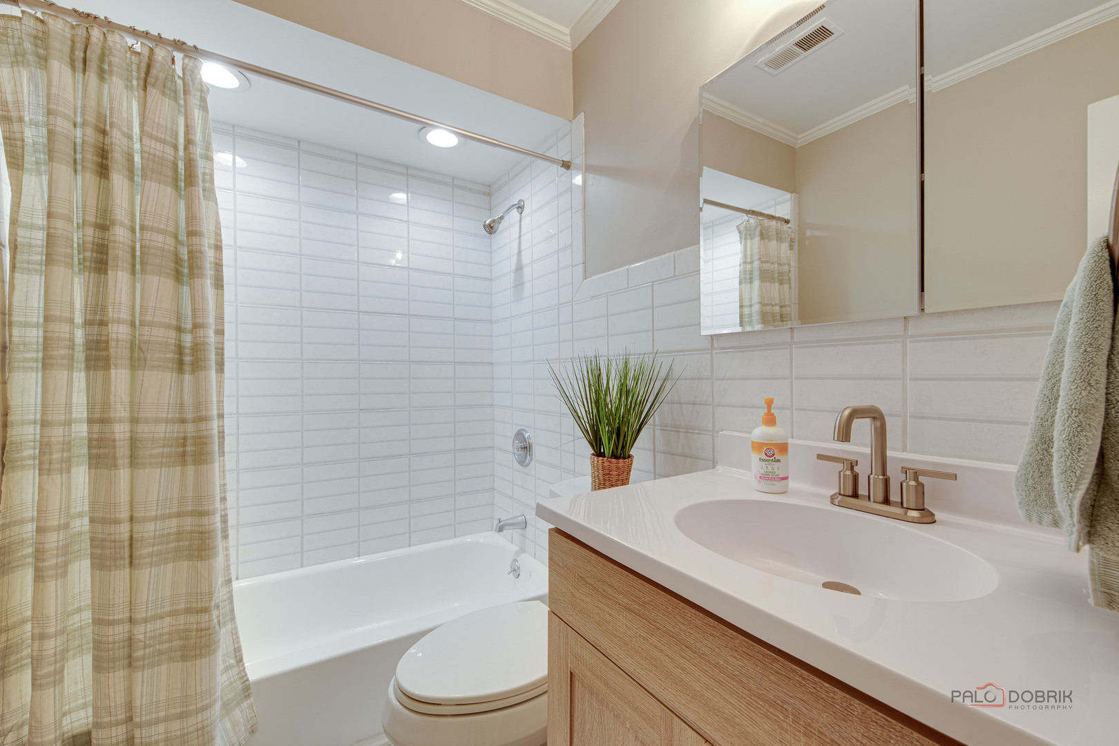 6453 A N Northwest Highway #3N, Chicago, IL 60631