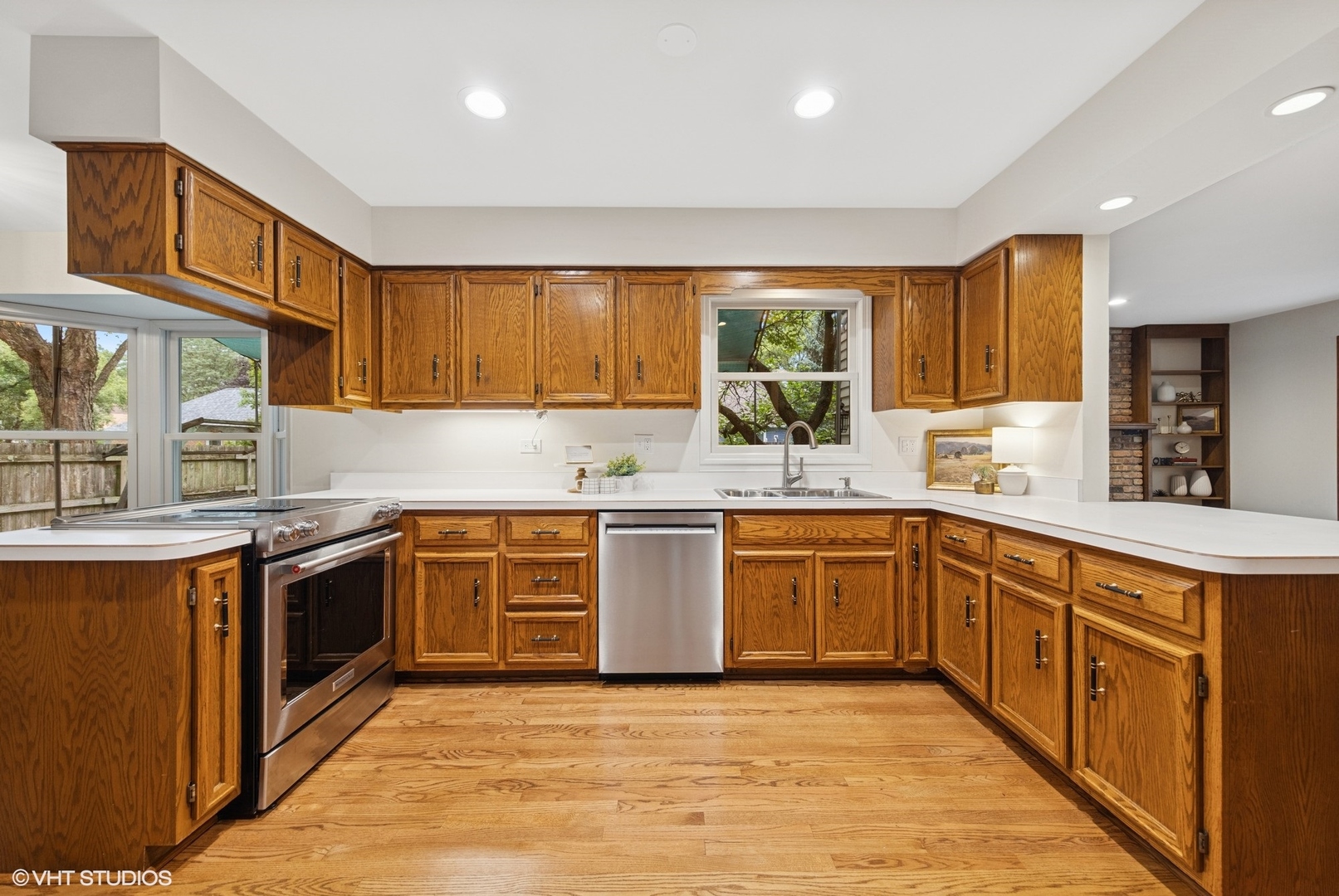 2002 Middleton Drive, Wheaton, IL 60189