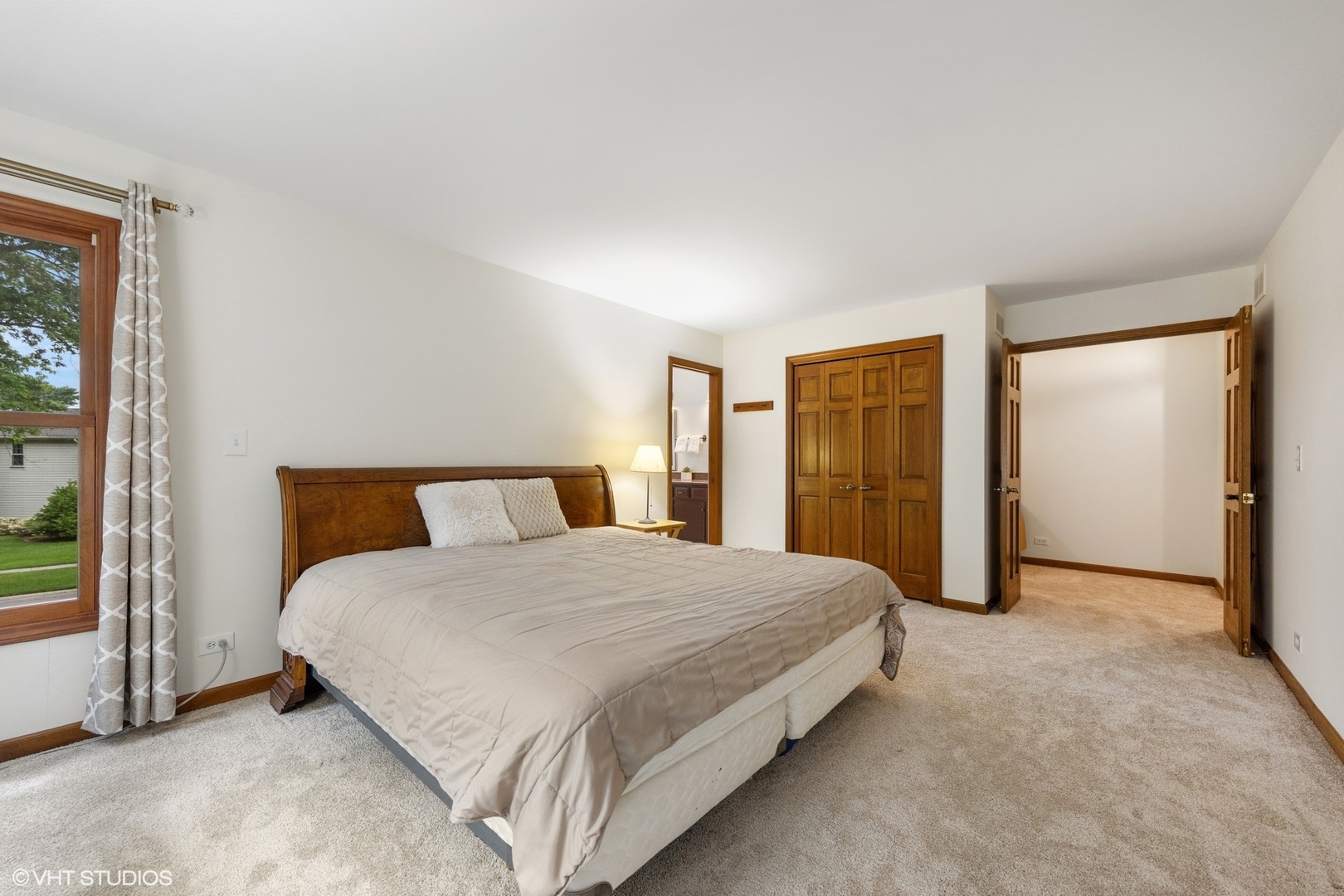 2002 Middleton Drive, Wheaton, IL 60189