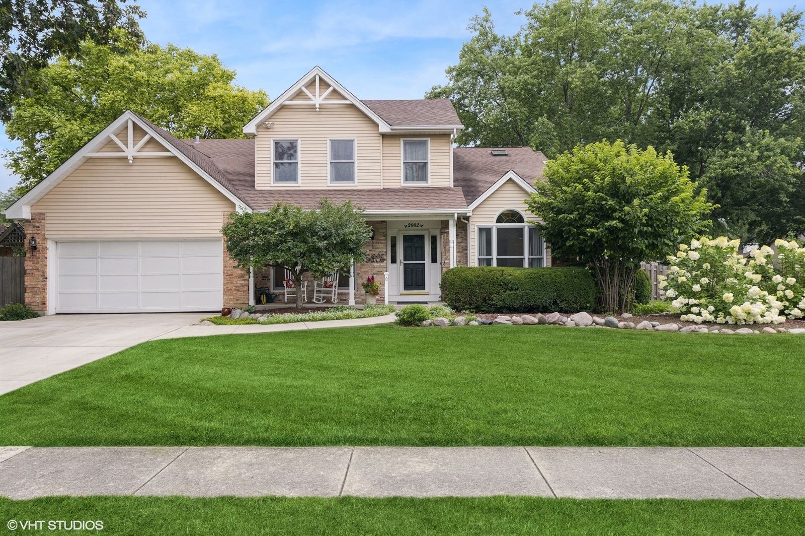 2002 Middleton Drive, Wheaton, IL 60189