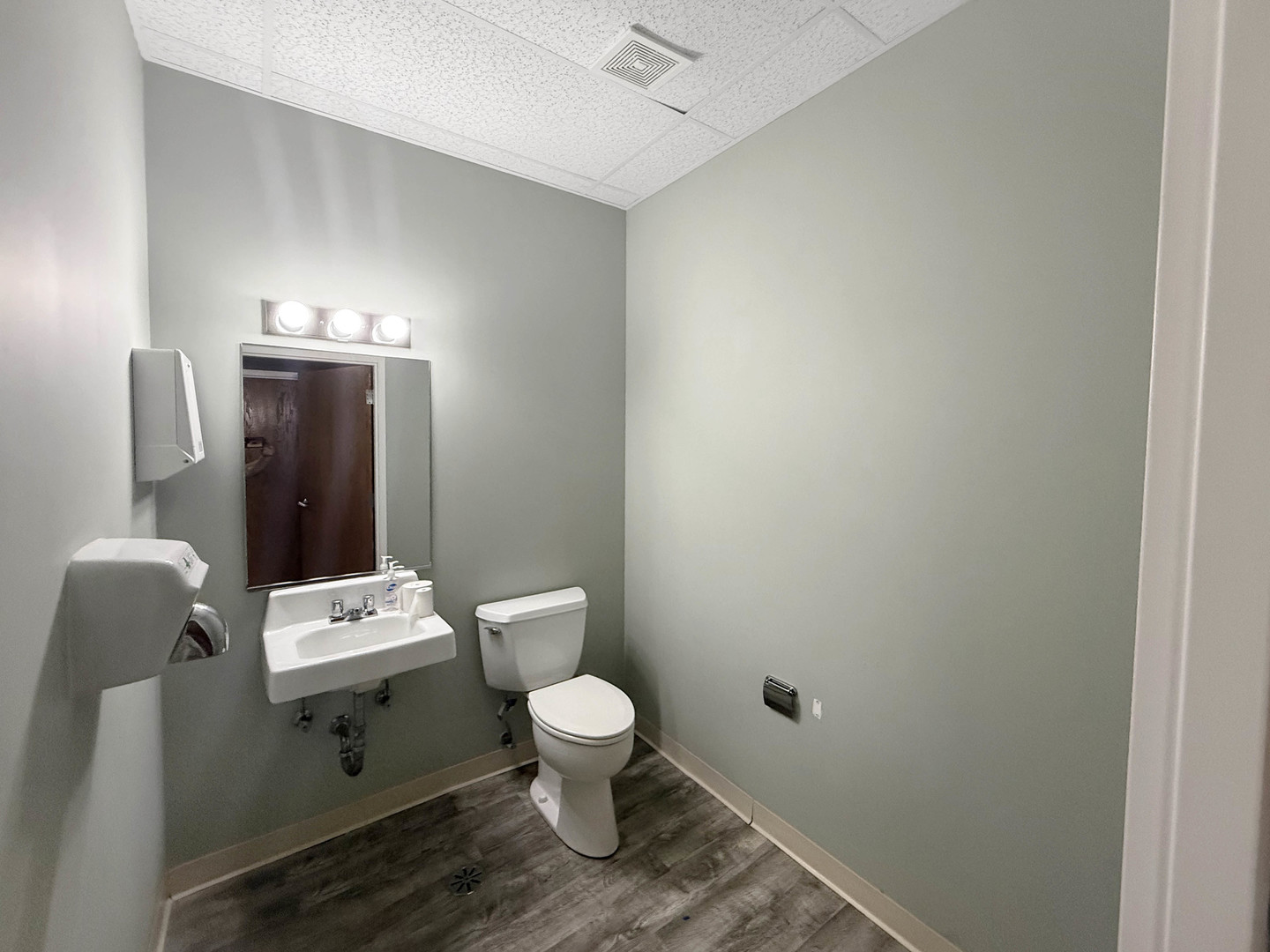6321 Fairview Avenue #B, Westmont, IL 60559