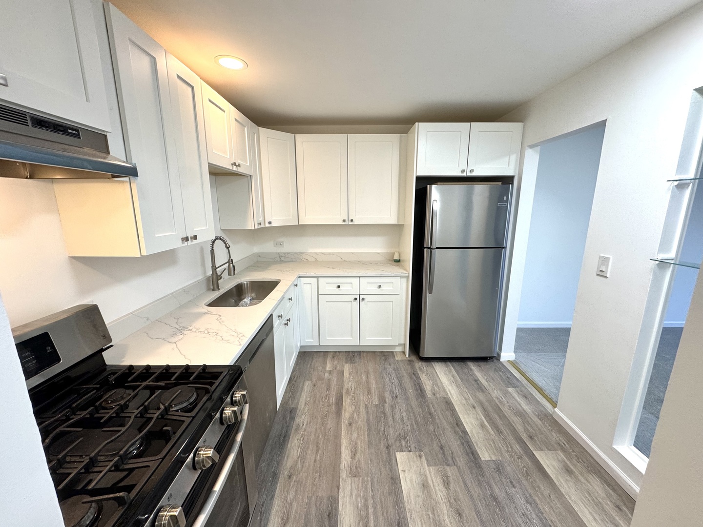 5001 Carriageway Drive #215, Rolling Meadows, IL 60008