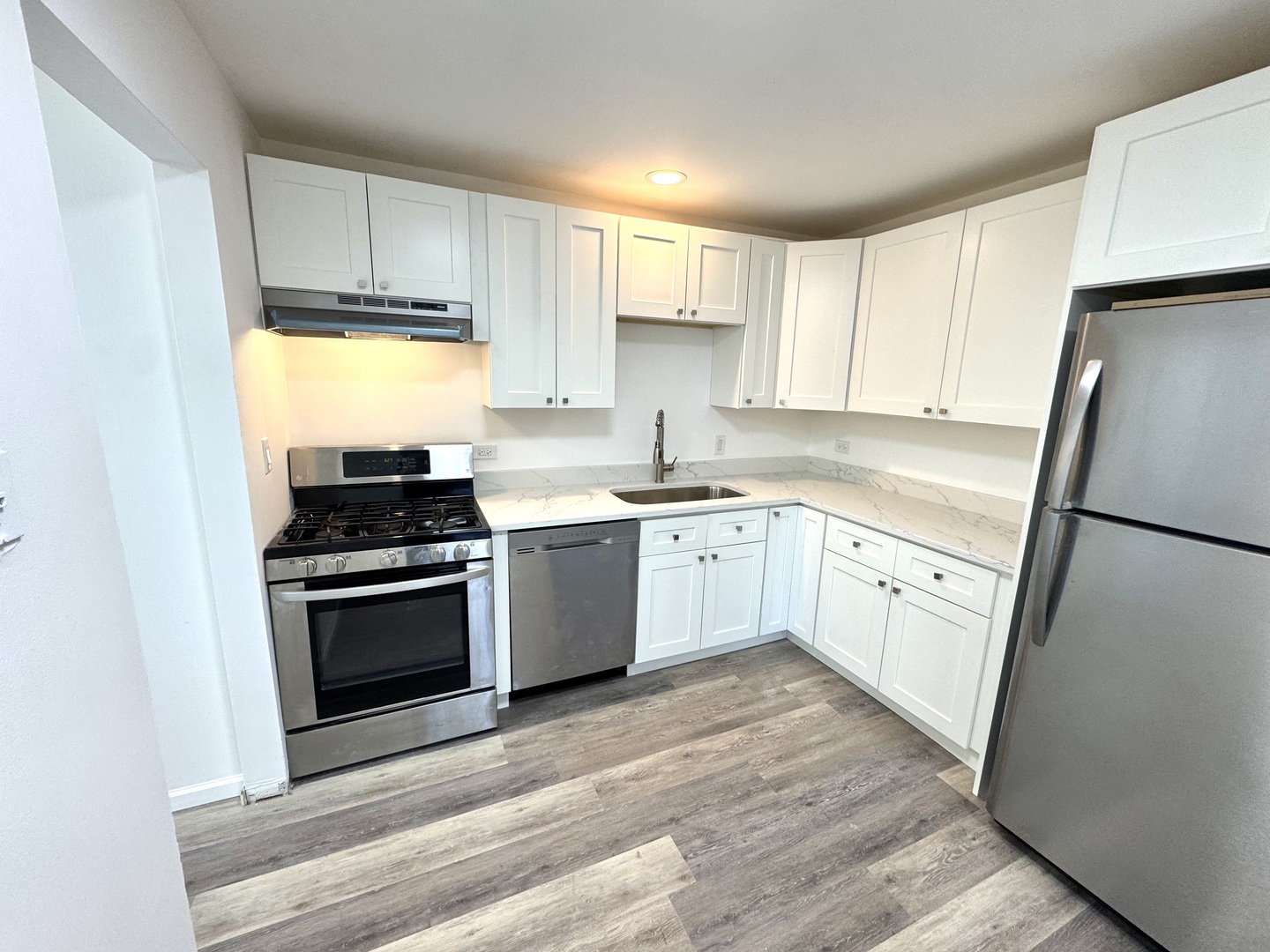 5001 Carriageway Drive #215, Rolling Meadows, IL 60008