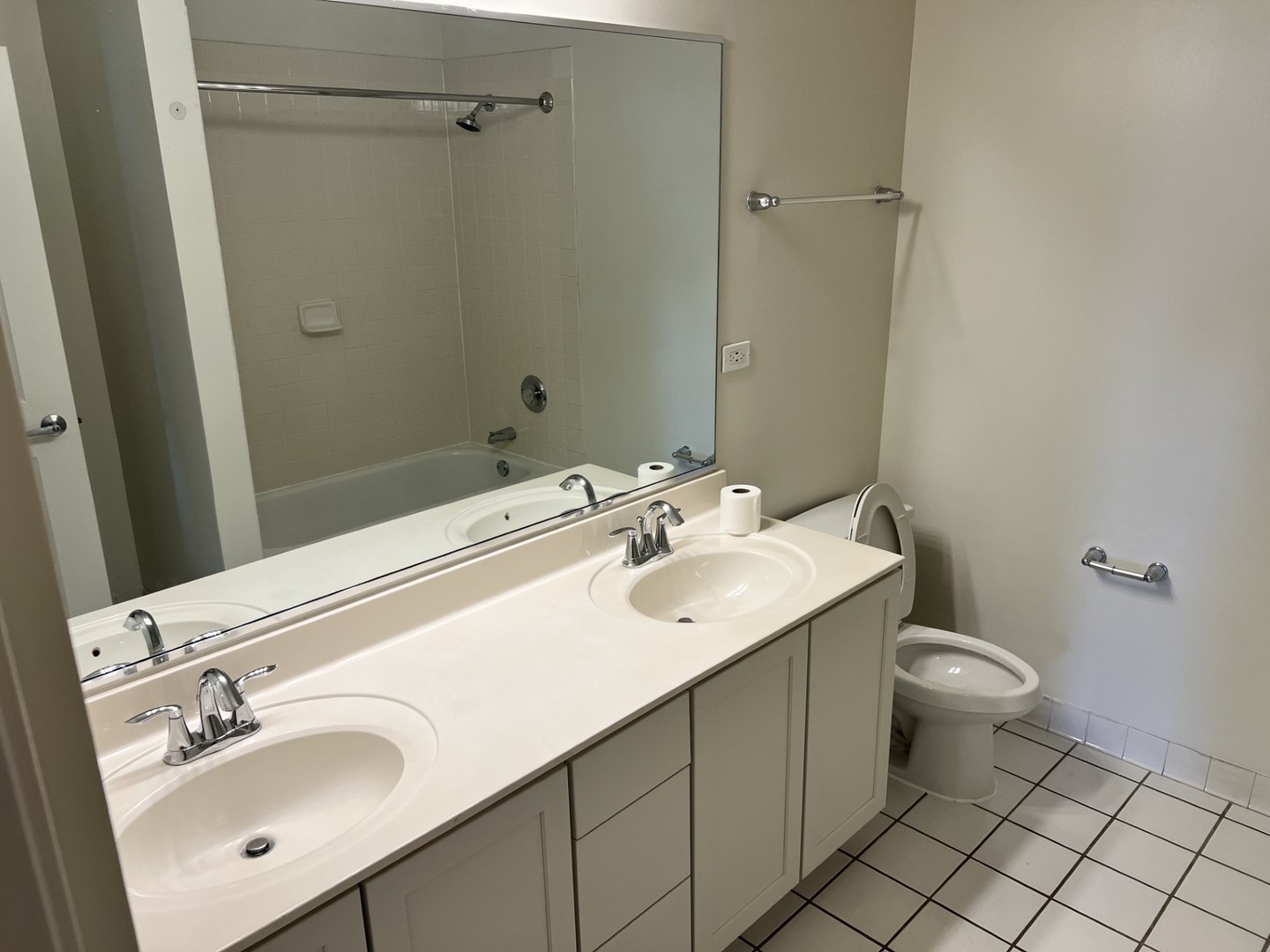 625 Deerfield Road #309, Deerfield, IL 60015