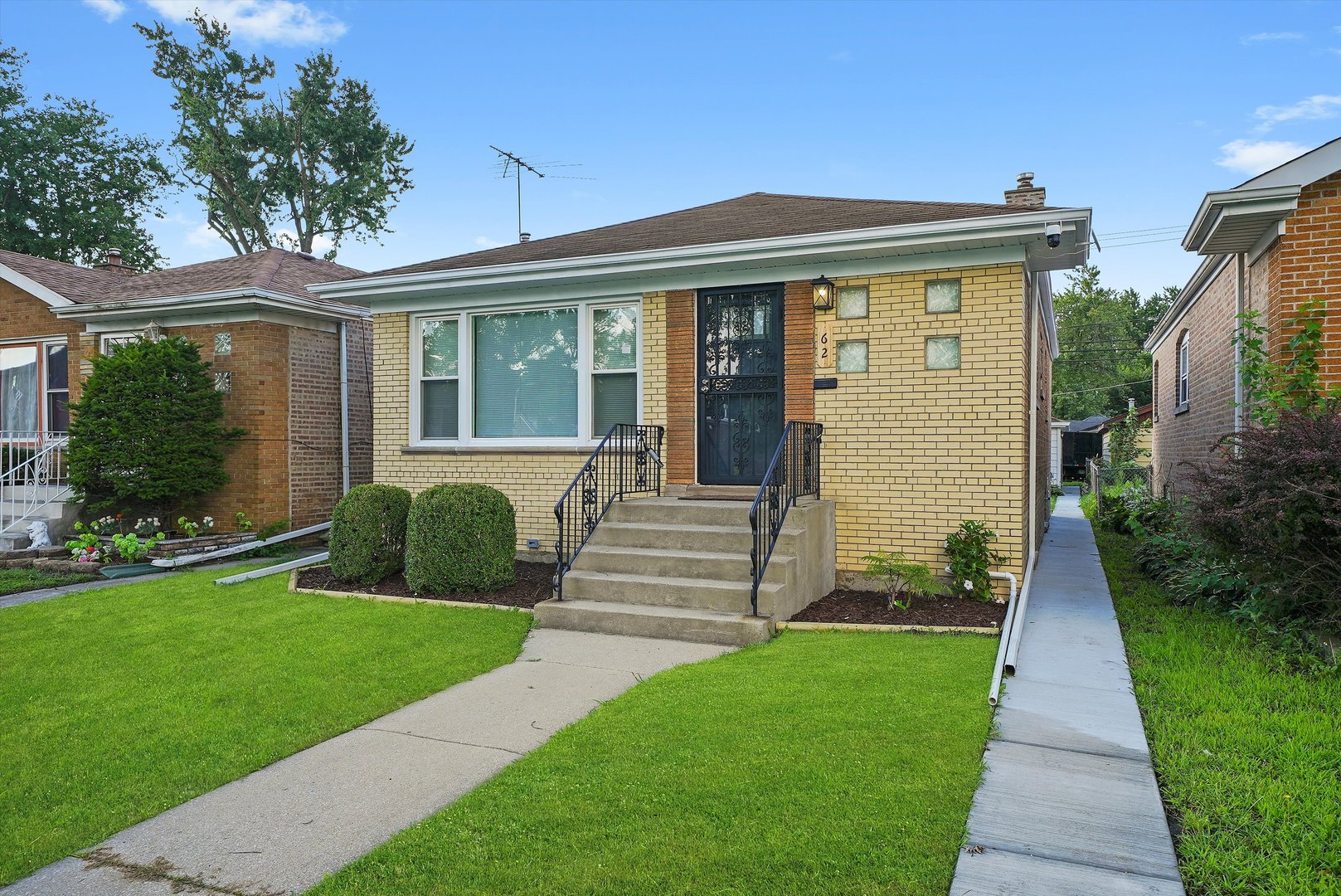 62 E 144th Street, Riverdale, IL 60827