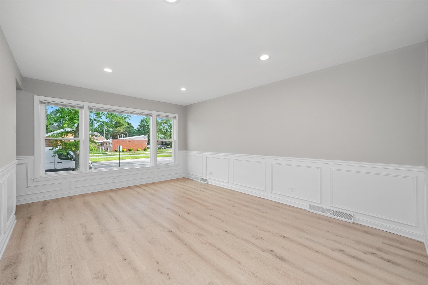 62 E 144th Street, Riverdale, IL 60827
