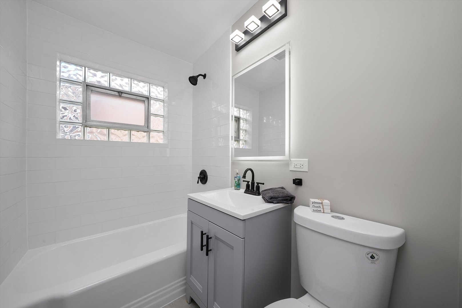 62 E 144th Street, Riverdale, IL 60827