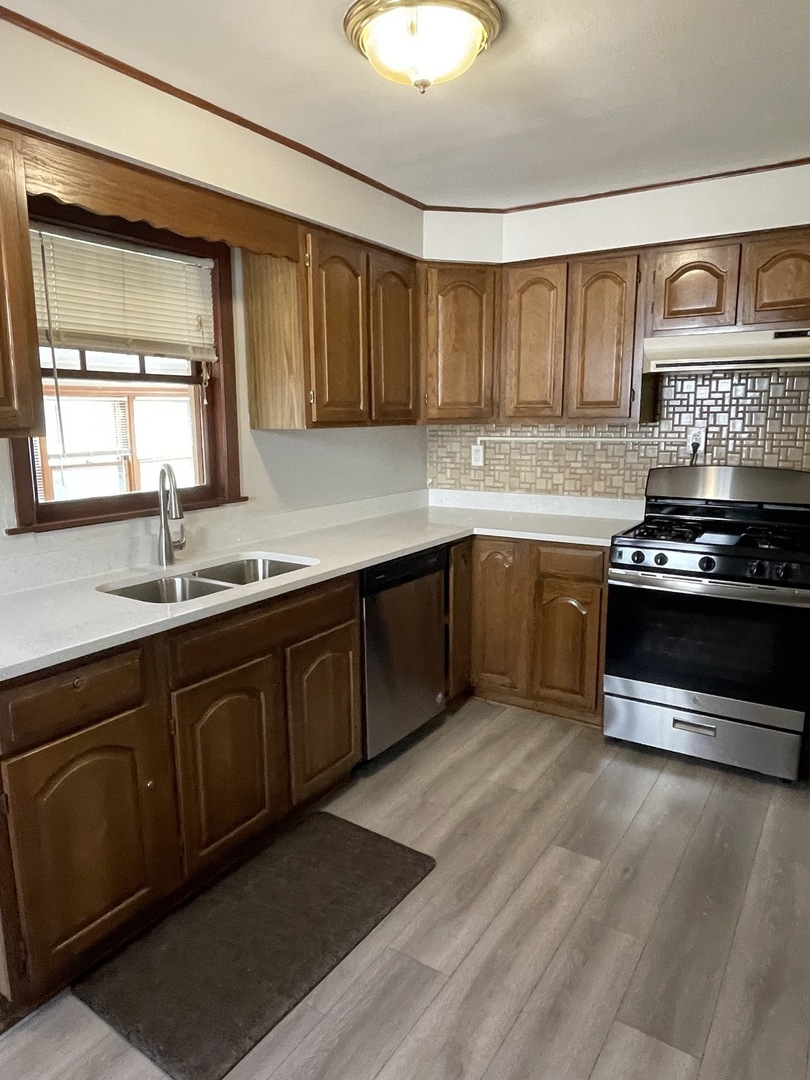 111 N Wilmette Avenue, Westmont, IL 60559