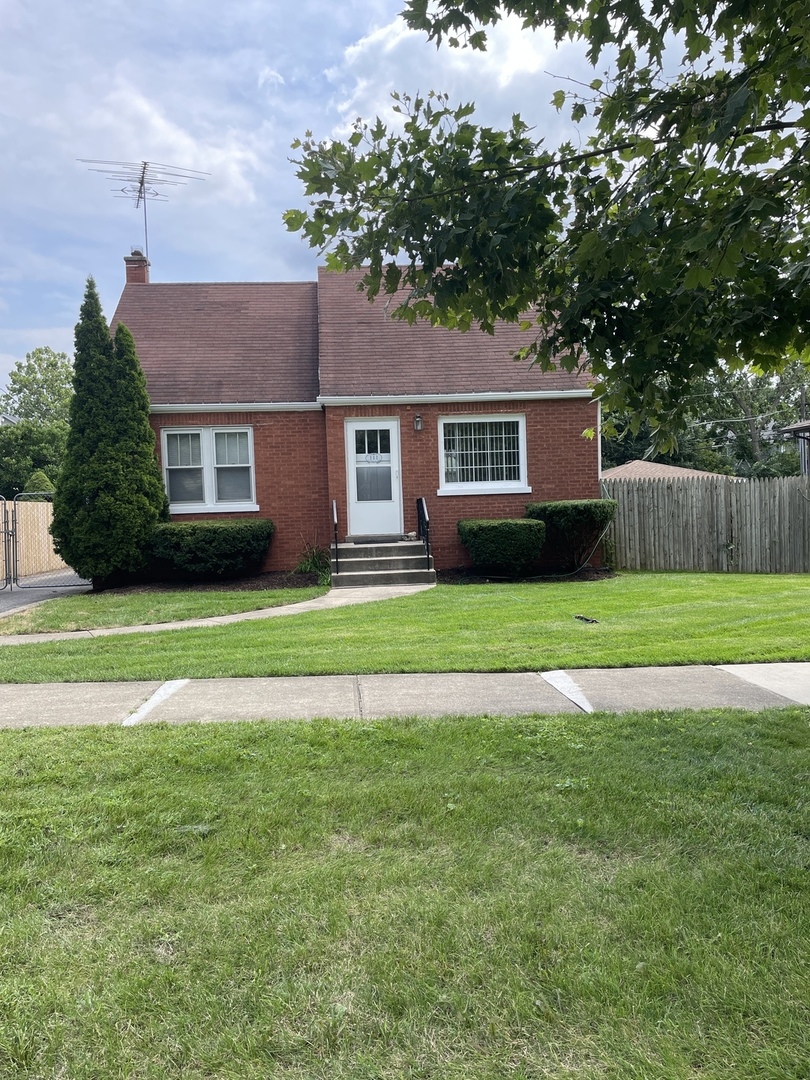 111 N Wilmette Avenue, Westmont, IL 60559