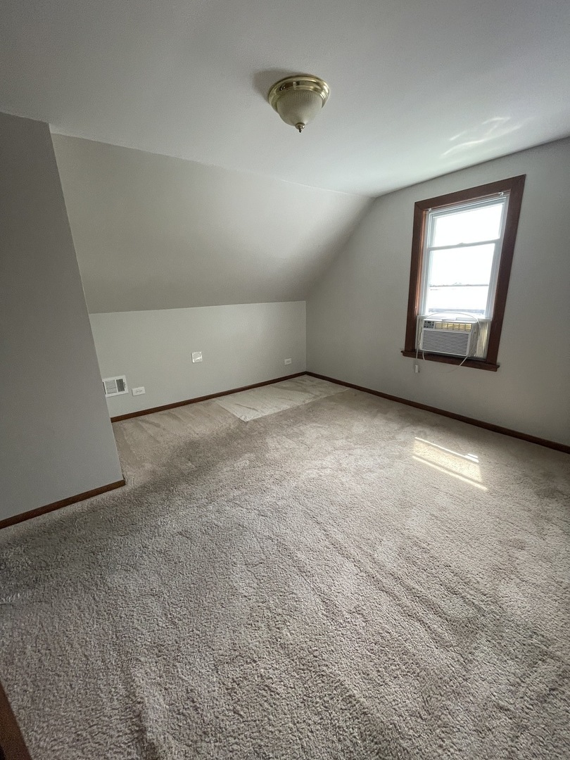 111 N Wilmette Avenue, Westmont, IL 60559