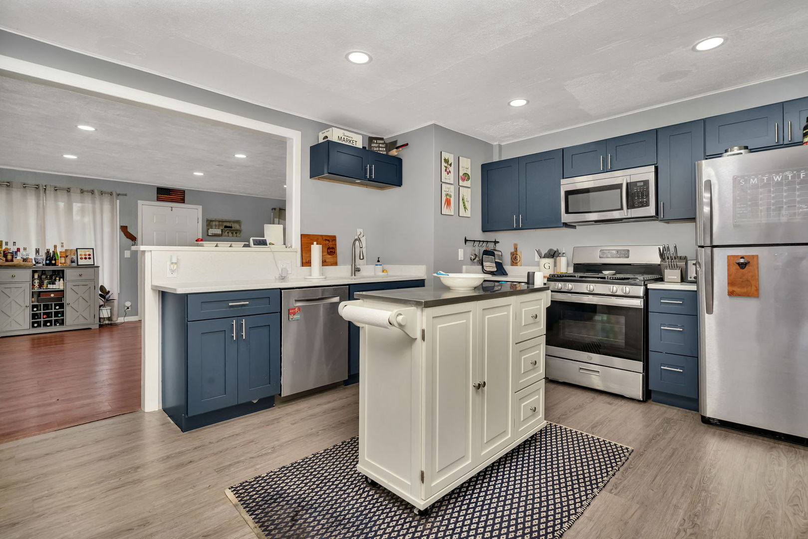 736 Rogers Road, Romeoville, IL 60446