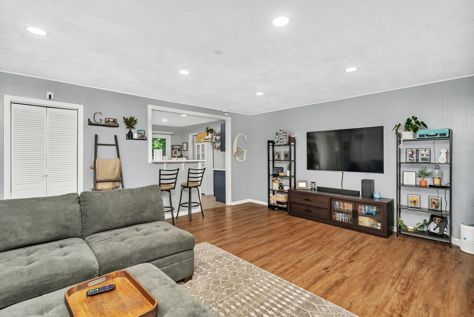 736 Rogers Road, Romeoville, IL 60446