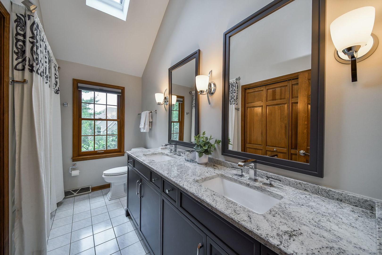 1580 Turnberry Court, Geneva, IL 60134