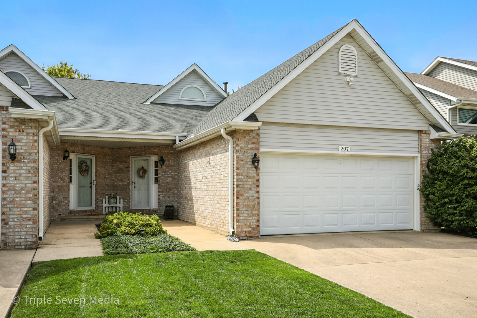 207 Huntington Court, Shorewood, IL 60404