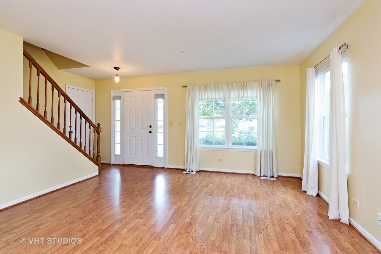 1221 ORLEANS Drive, Mundelein, IL 60060