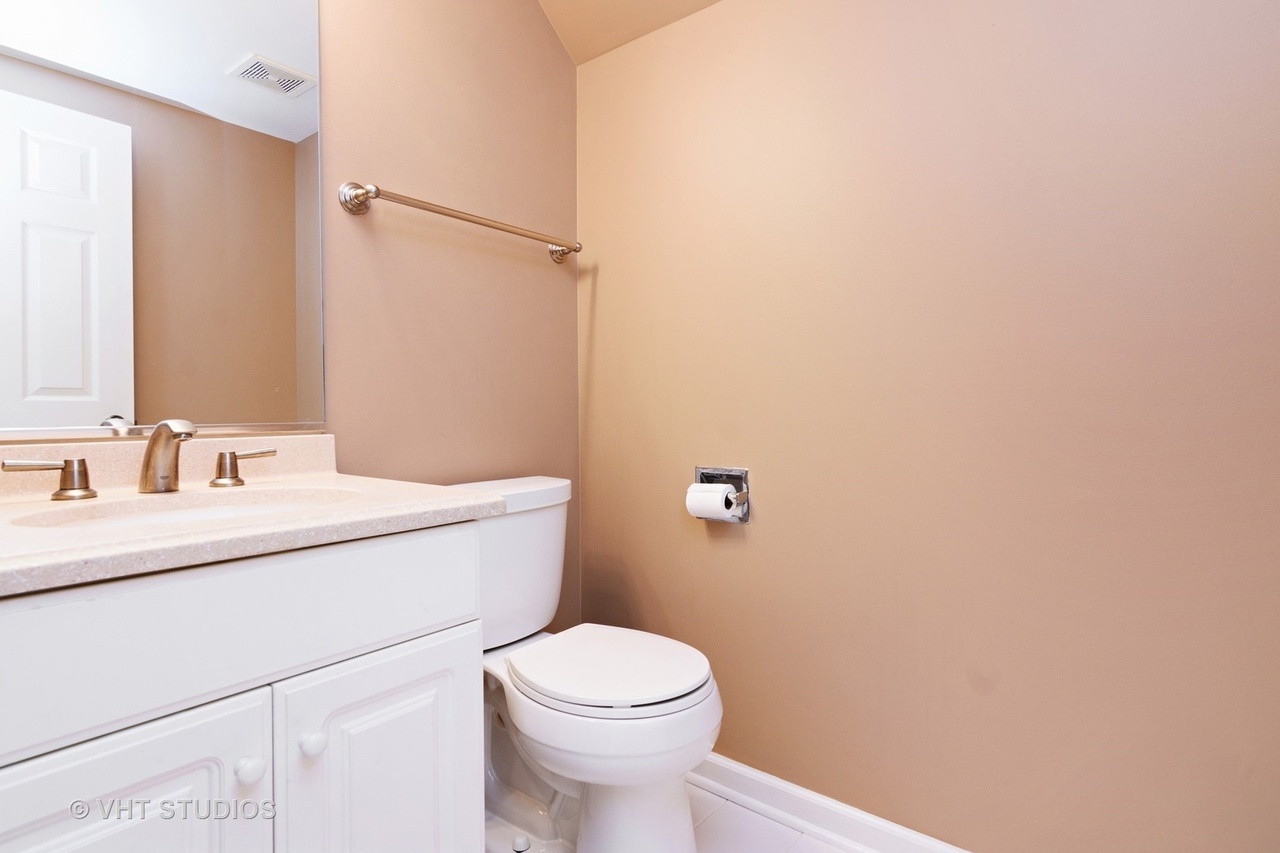 1221 ORLEANS Drive, Mundelein, IL 60060