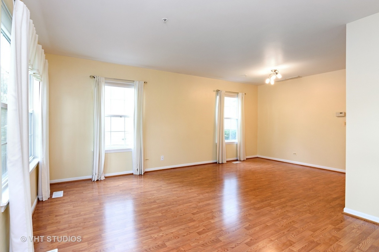 1221 ORLEANS Drive, Mundelein, IL 60060