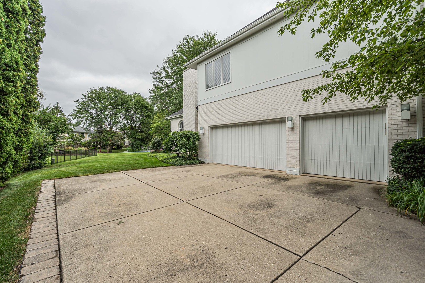 321 Foxford Drive, Buffalo Grove, IL 60089