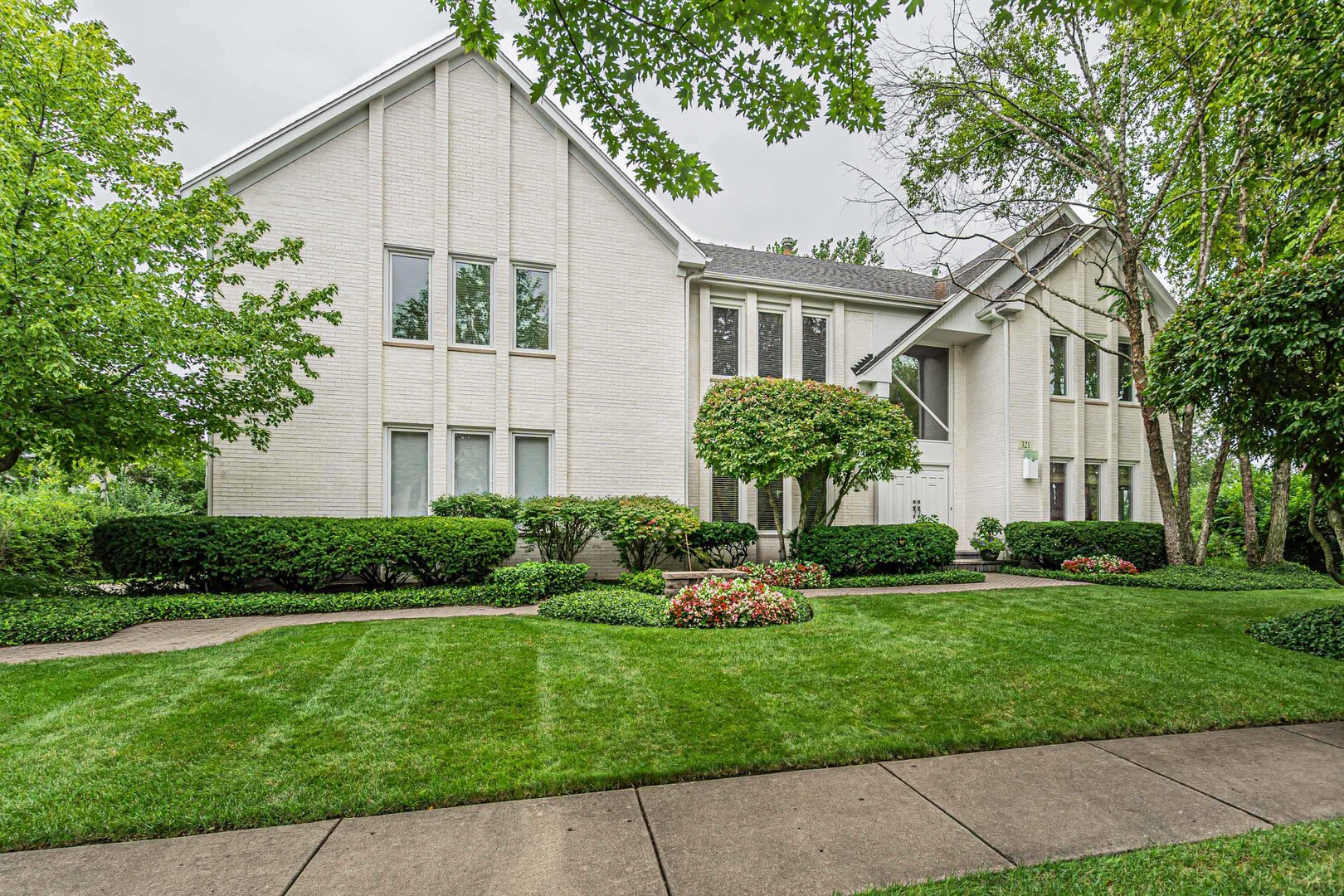 321 Foxford Drive, Buffalo Grove, IL 60089