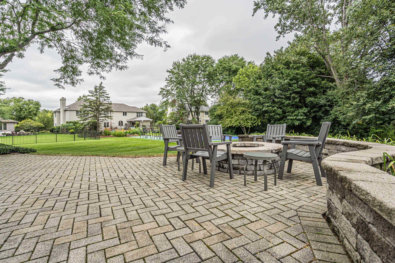321 Foxford Drive, Buffalo Grove, IL 60089