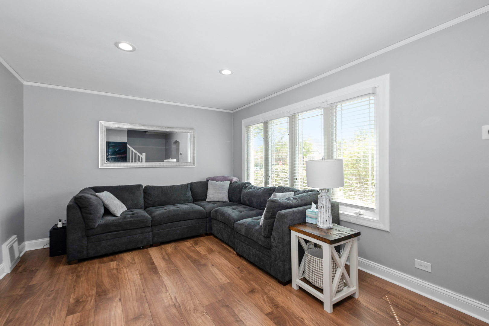 5659 S Oak Park Avenue, Chicago, IL 60638