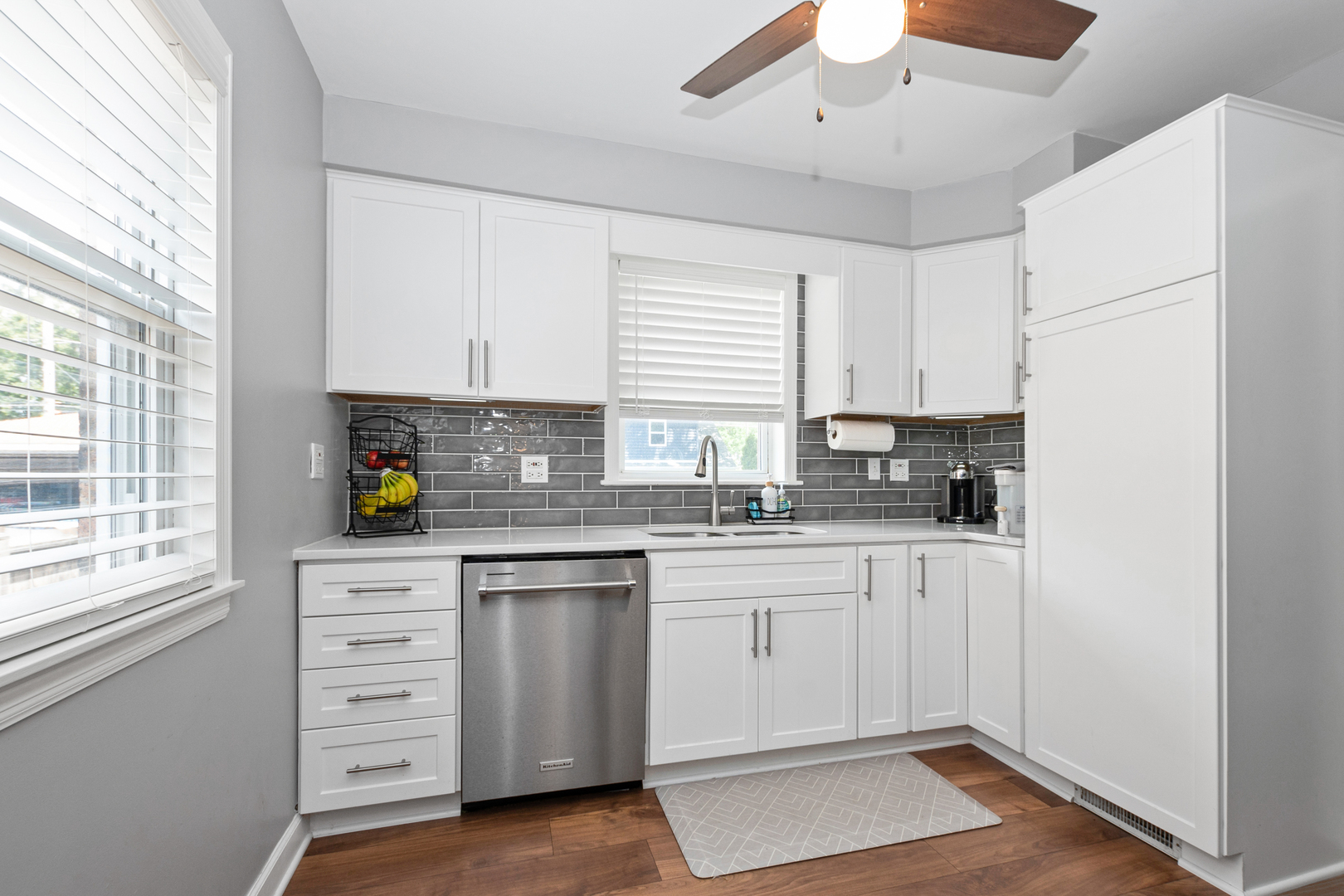 5659 S Oak Park Avenue, Chicago, IL 60638