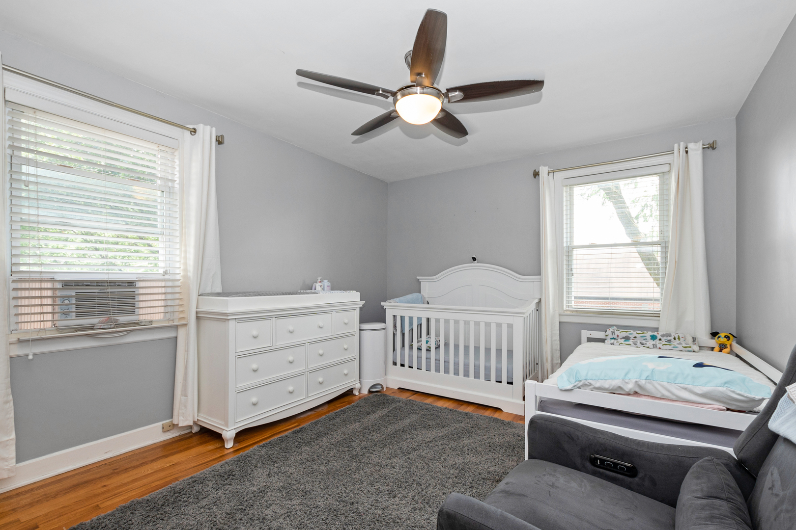 5659 S Oak Park Avenue, Chicago, IL 60638