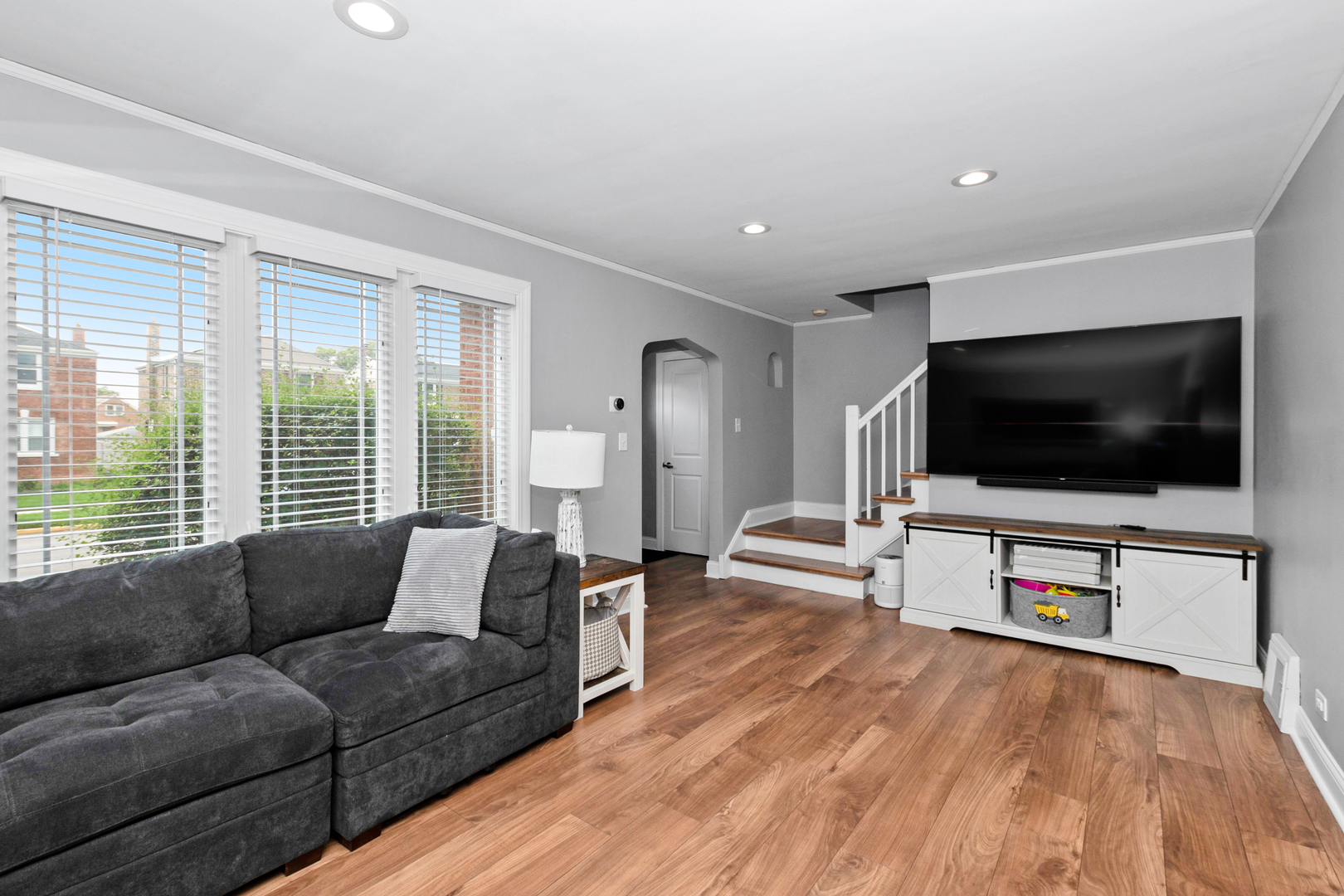 5659 S Oak Park Avenue, Chicago, IL 60638