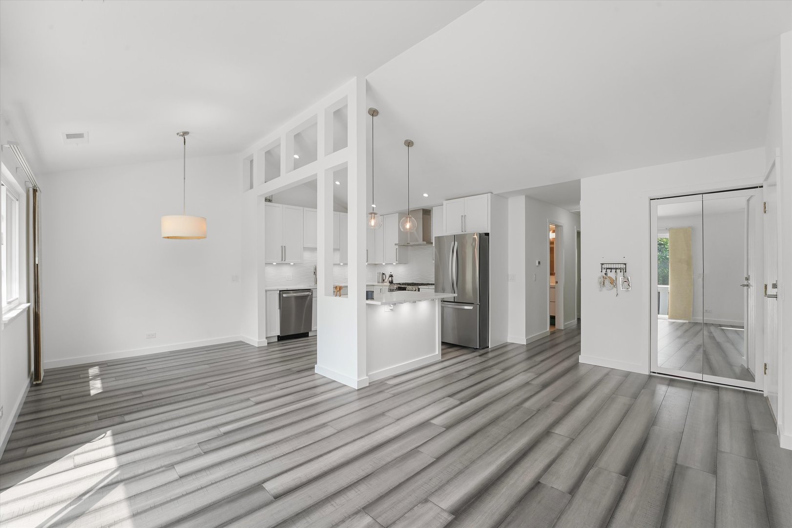 125 CLEVELAND Court #M2, Schaumburg, IL 60193