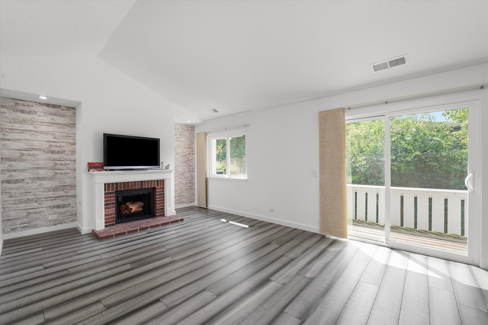 125 CLEVELAND Court #M2, Schaumburg, IL 60193