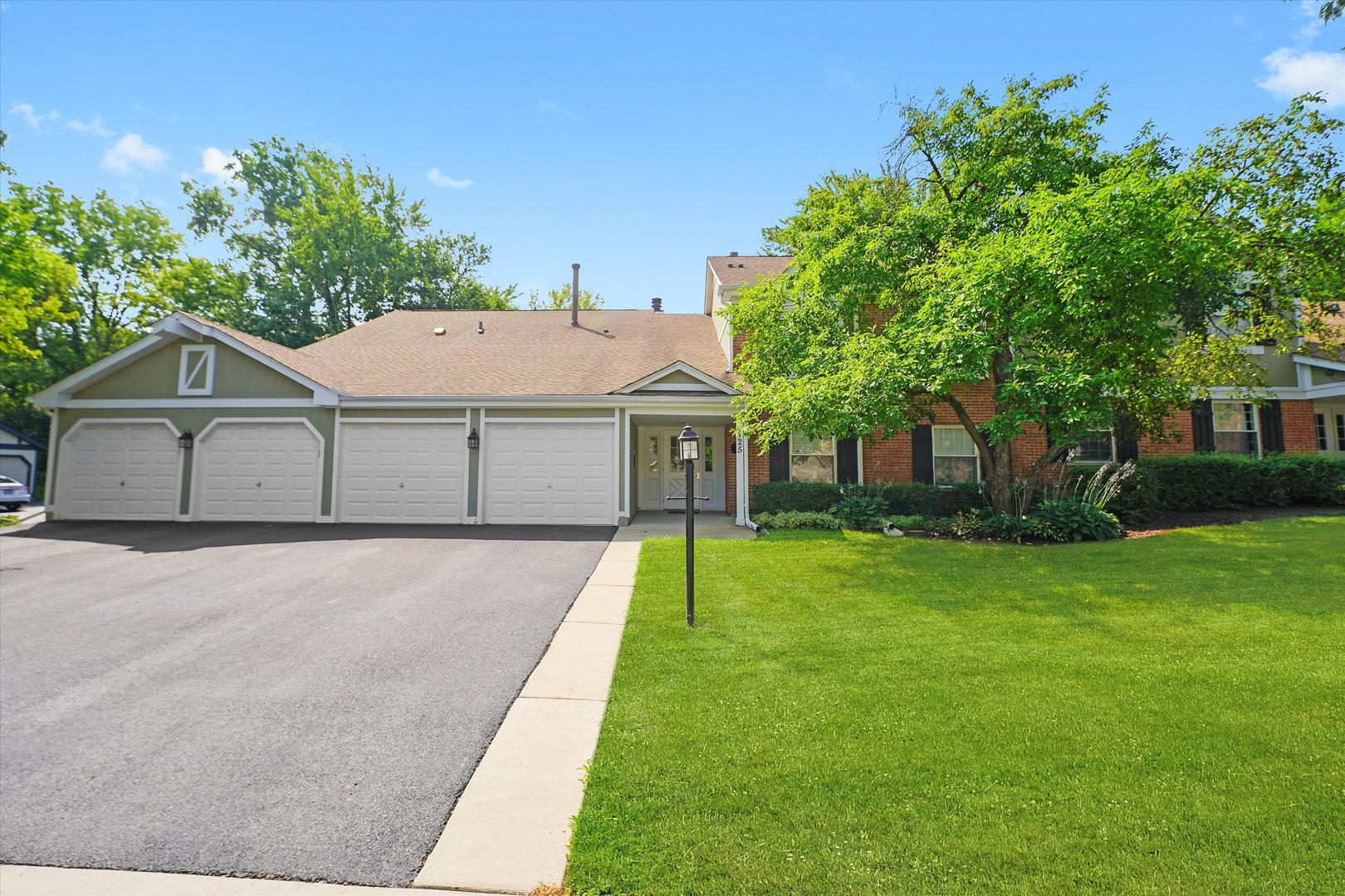 125 CLEVELAND Court #M2, Schaumburg, IL 60193