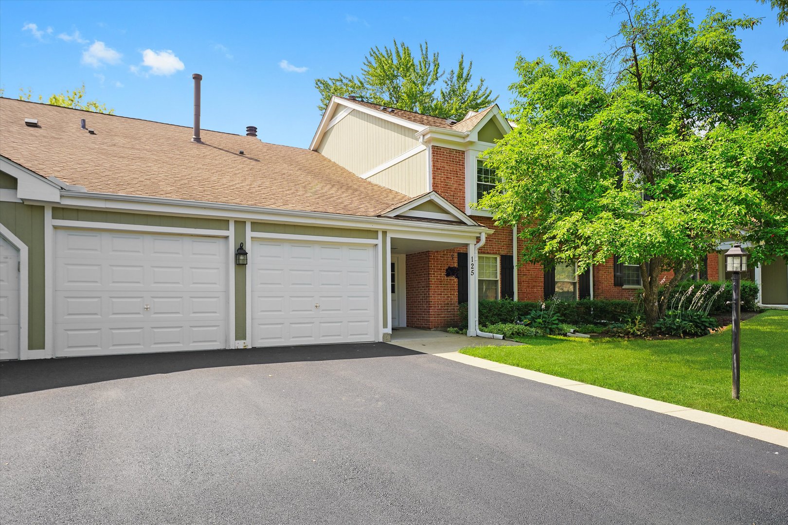 125 CLEVELAND Court #M2, Schaumburg, IL 60193