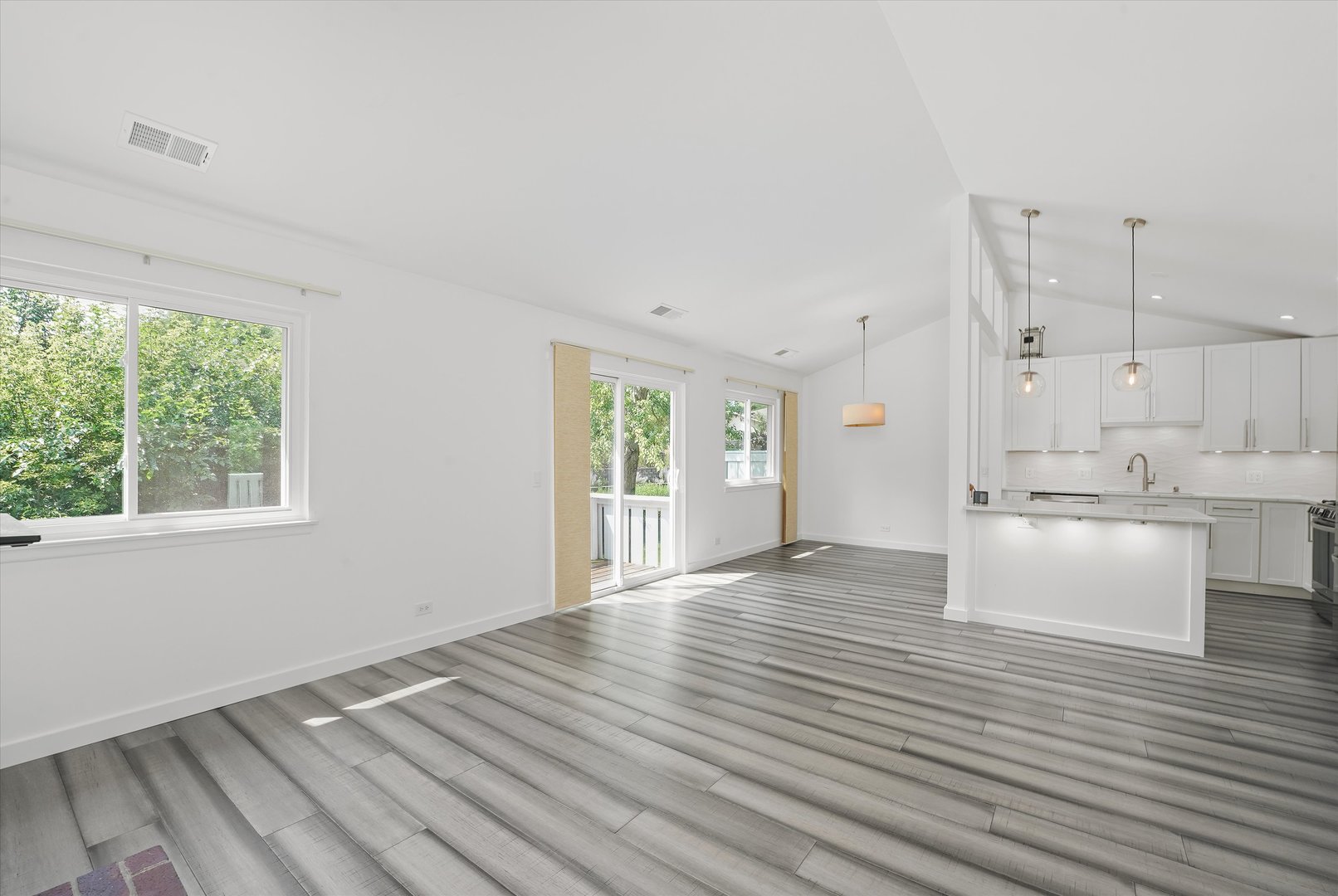 125 CLEVELAND Court #M2, Schaumburg, IL 60193