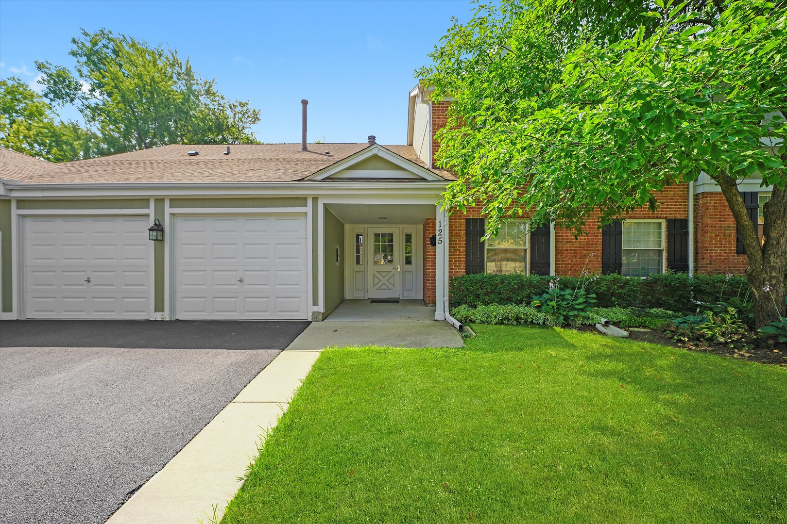 125 CLEVELAND Court #M2, Schaumburg, IL 60193