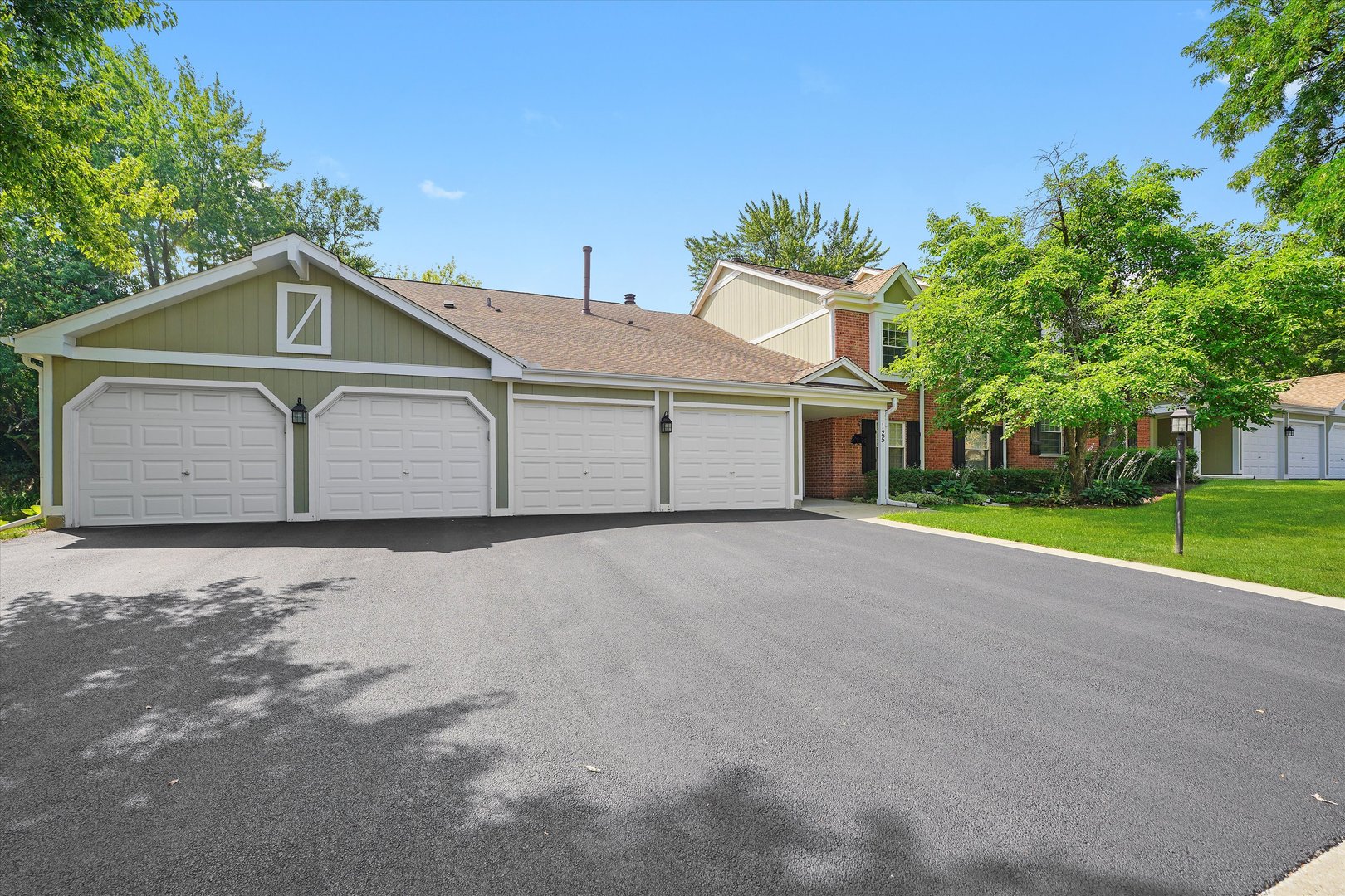 125 CLEVELAND Court #M2, Schaumburg, IL 60193
