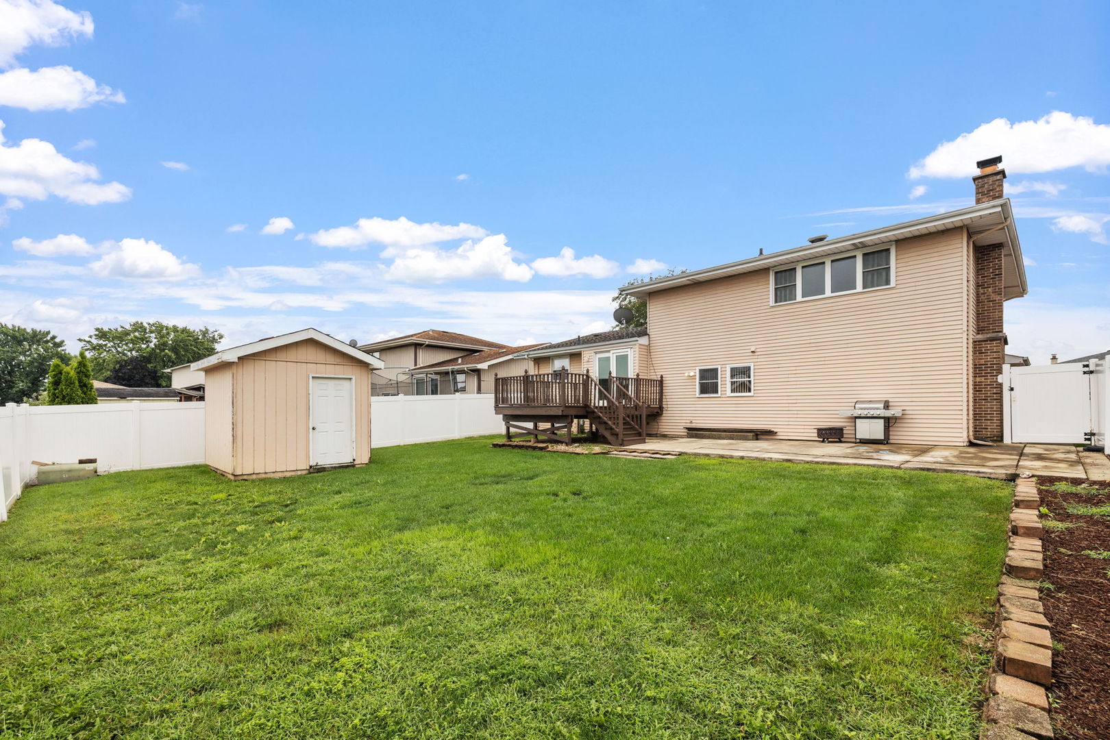 15725 La Paz Court, Oak Forest, IL 60452