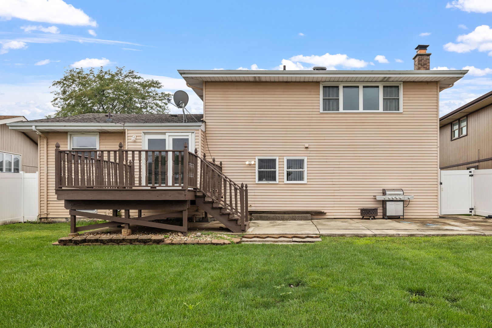 15725 La Paz Court, Oak Forest, IL 60452