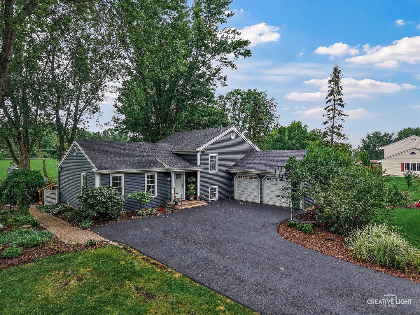 6N162 Far View Court, St. Charles, IL 60175