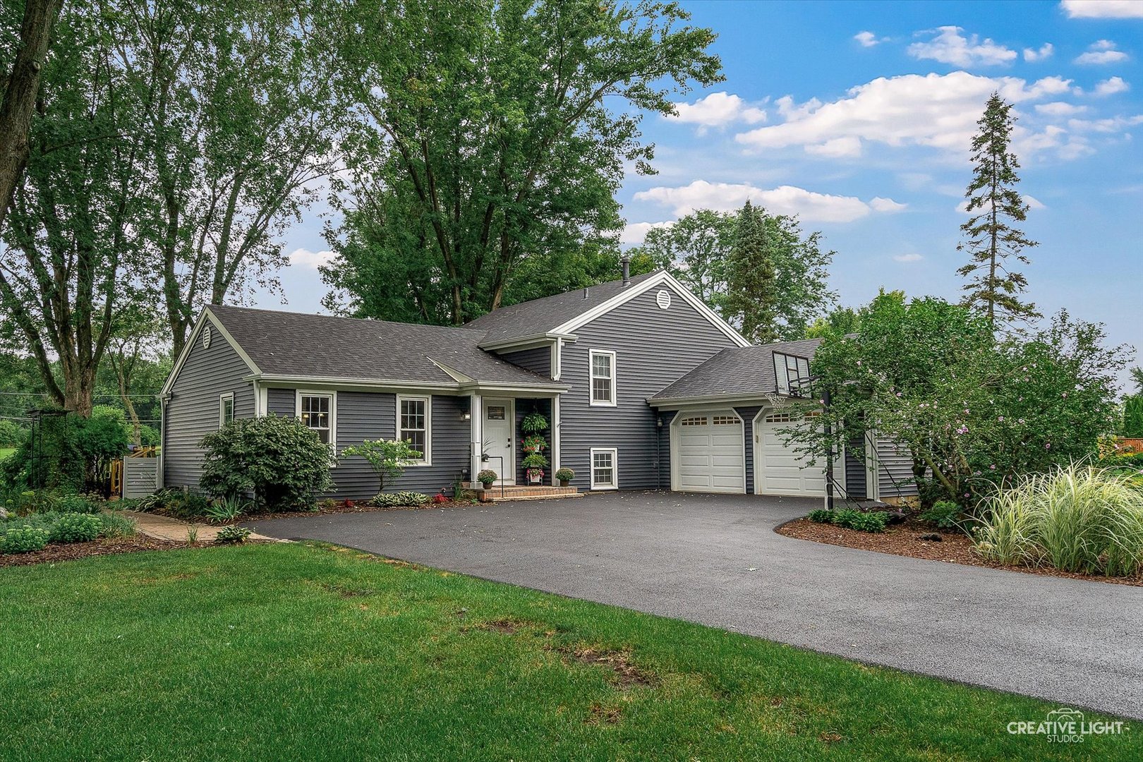 6N162 Far View Court, St. Charles, IL 60175