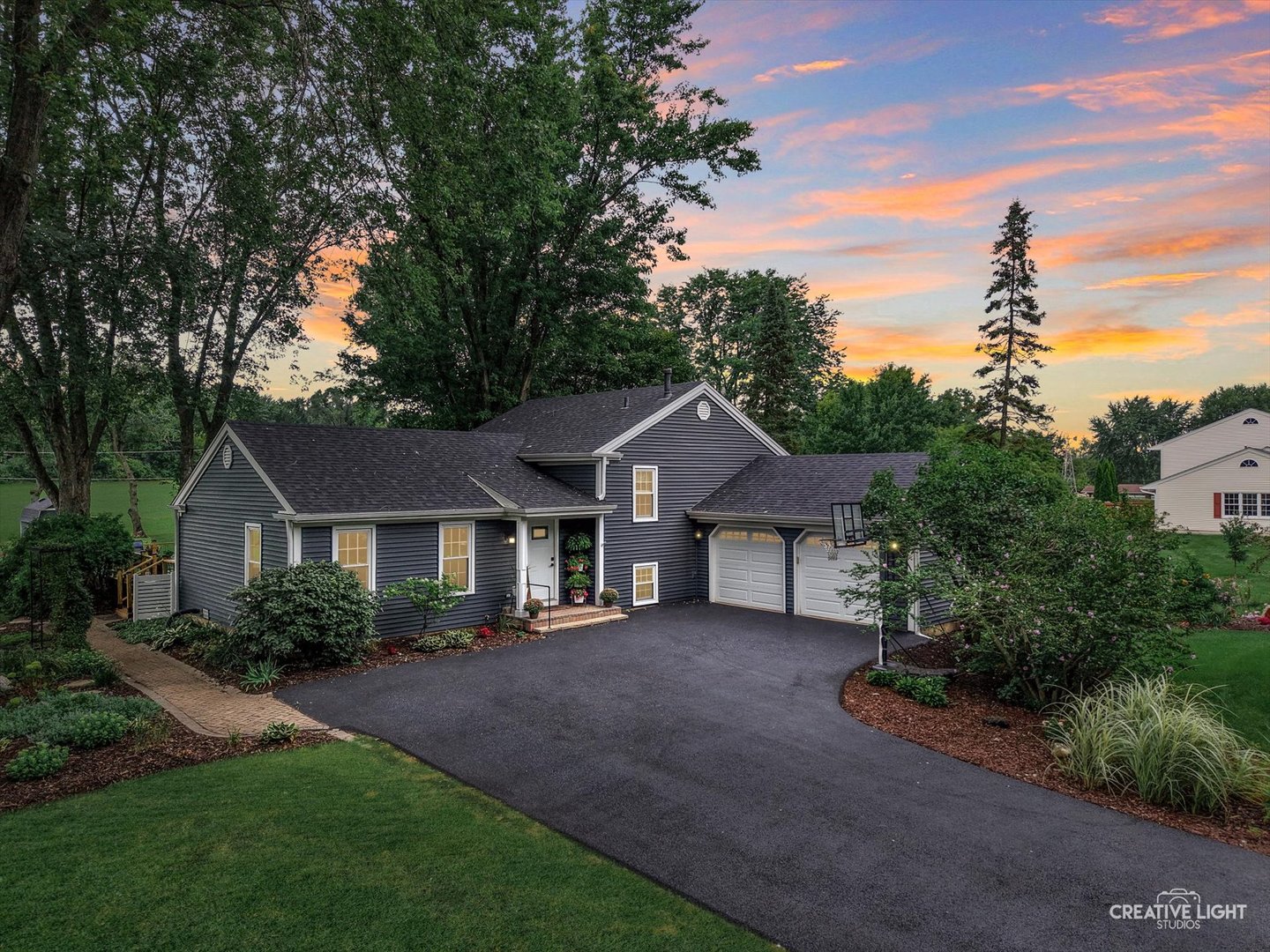 6N162 Far View Court, St. Charles, IL 60175