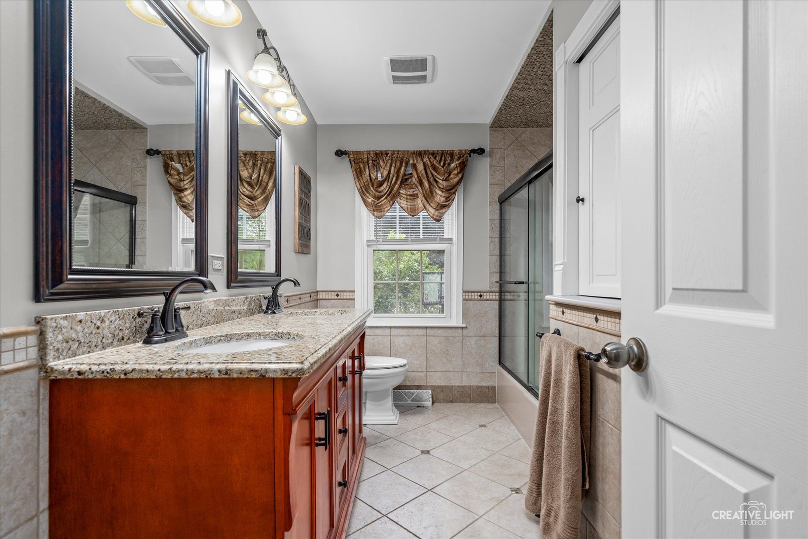 6N162 Far View Court, St. Charles, IL 60175