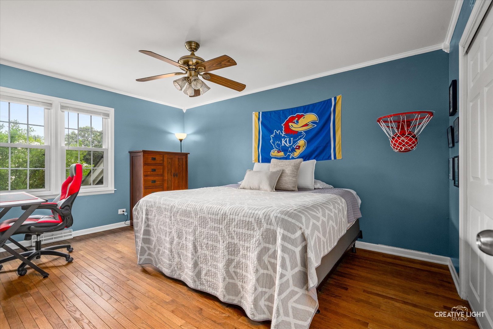 6N162 Far View Court, St. Charles, IL 60175