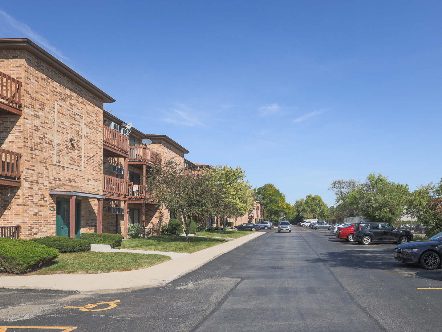 1324 N Geneva Drive #3B, Palatine, IL 60074