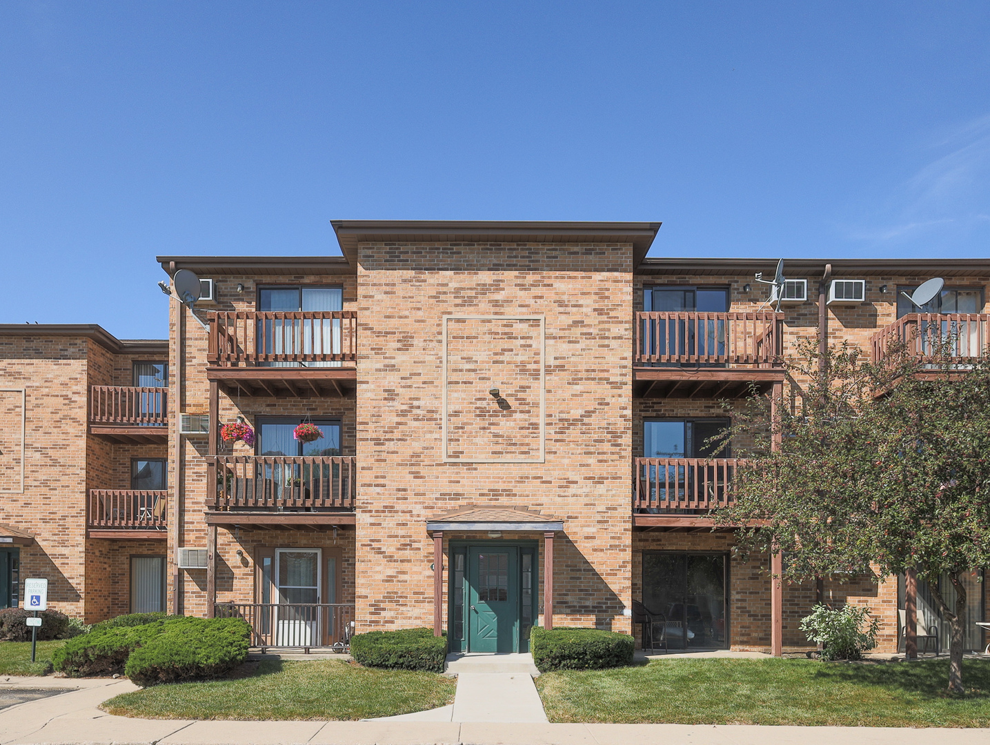 1324 N Geneva Drive #3B, Palatine, IL 60074