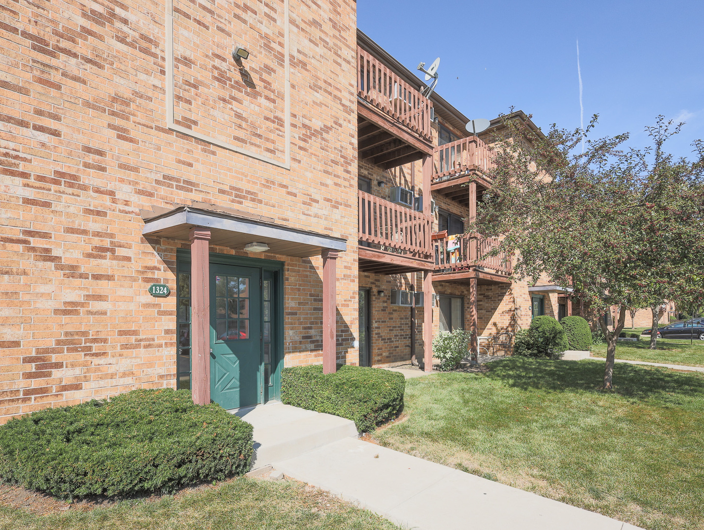 1324 N Geneva Drive #3B, Palatine, IL 60074