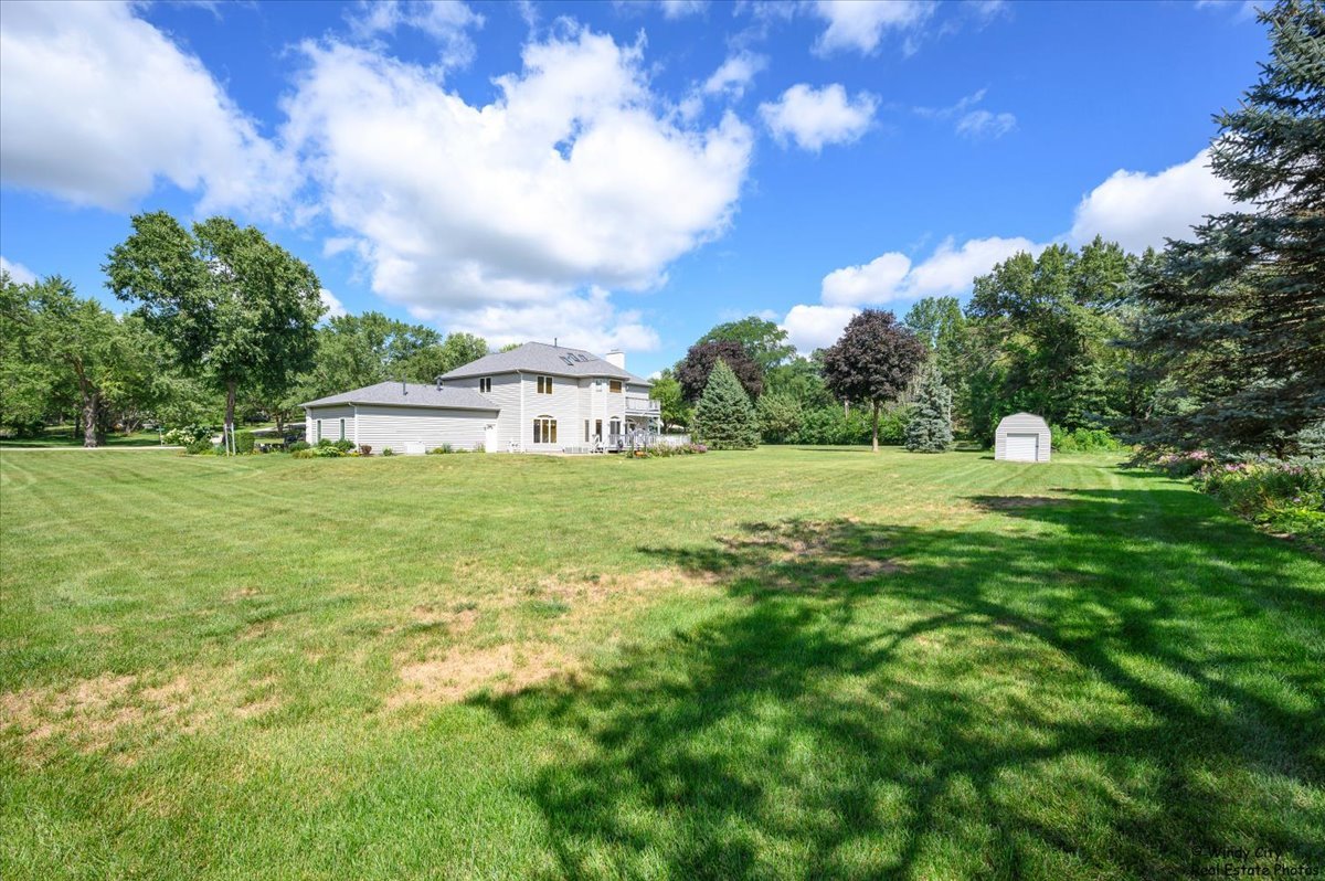 1185 Robinhood Drive, Elgin, IL 60120