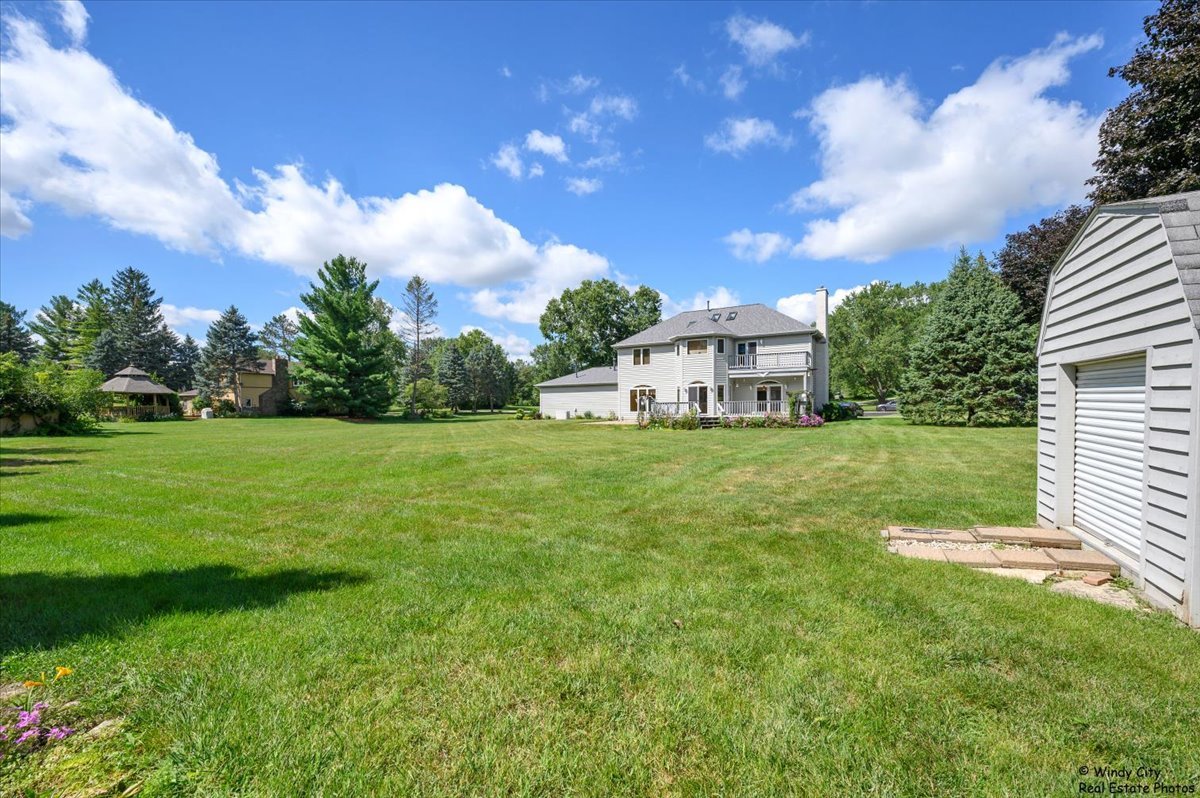 1185 Robinhood Drive, Elgin, IL 60120