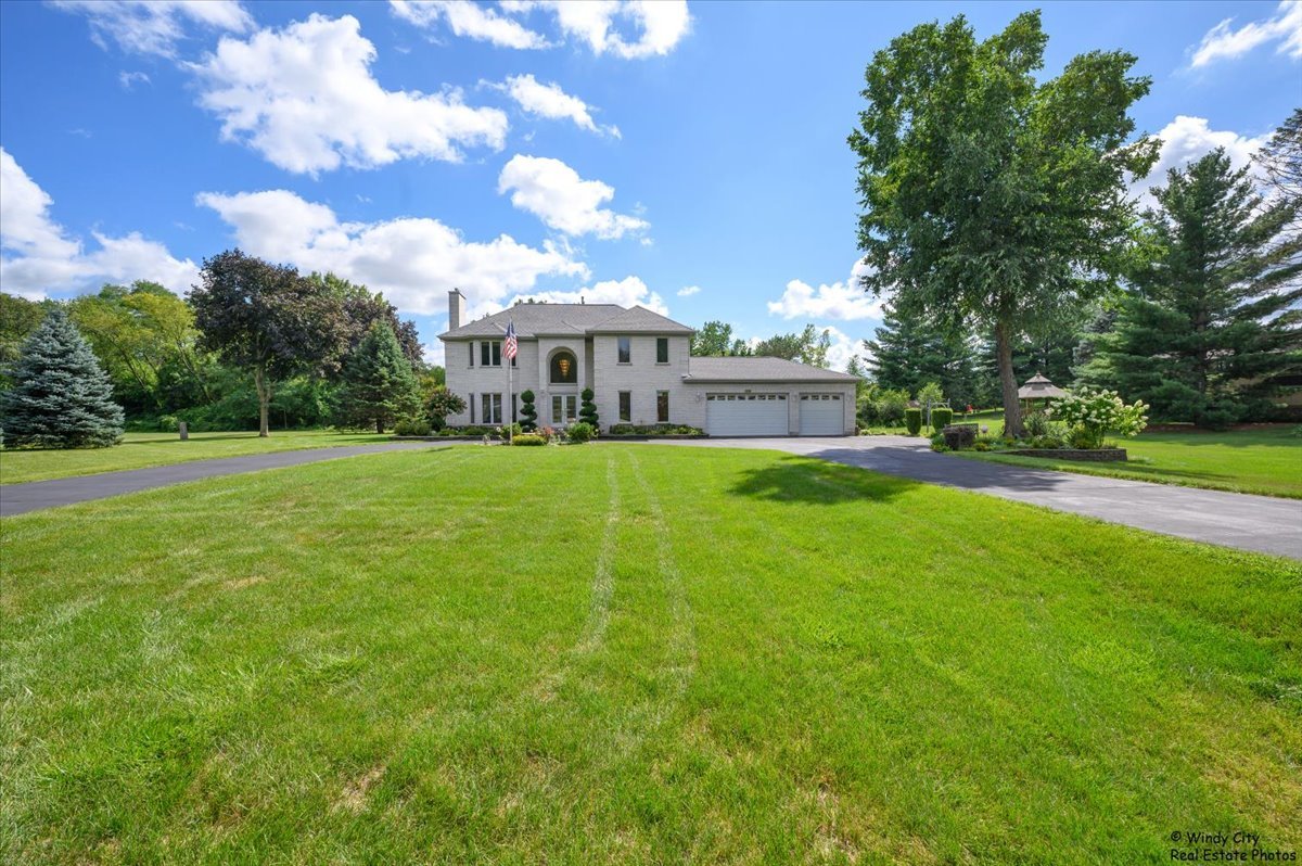 1185 Robinhood Drive, Elgin, IL 60120