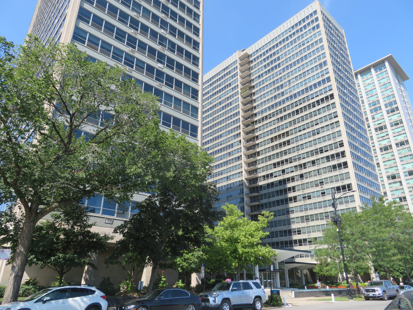 3550 N Lake Shore Drive #413, Chicago, IL 60657