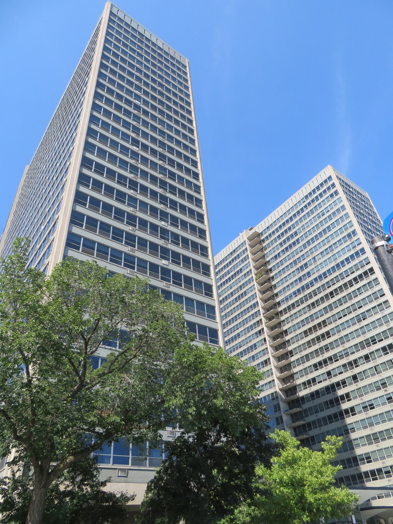 3550 N Lake Shore Drive #413, Chicago, IL 60657